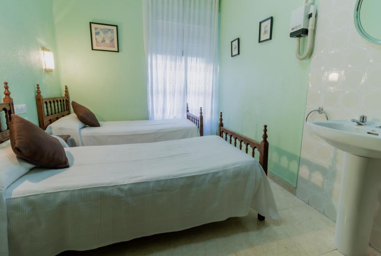 סלאמנקה Pension Virginia By Vivere Stays מראה חיצוני תמונה