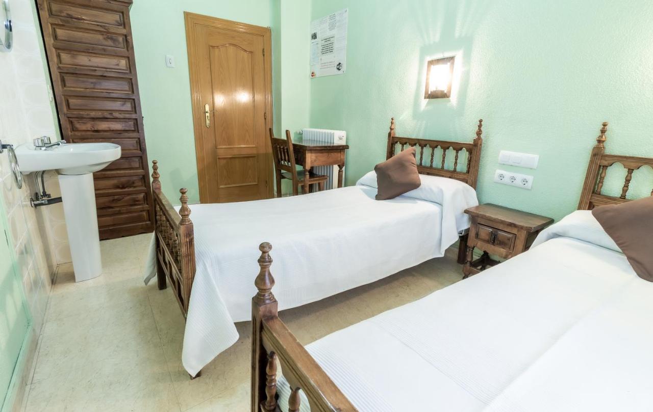 סלאמנקה Pension Virginia By Vivere Stays מראה חיצוני תמונה